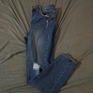 size 8 aeropostale lightly ripped brand new jeans for women